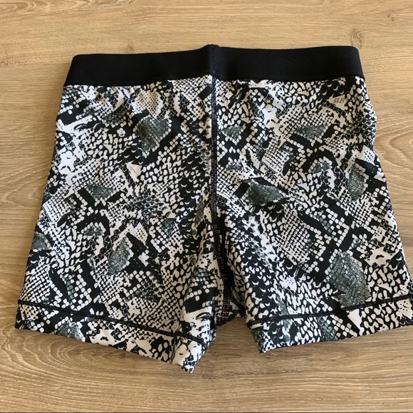 Nike Pro Shorts - Picture 3 of 3